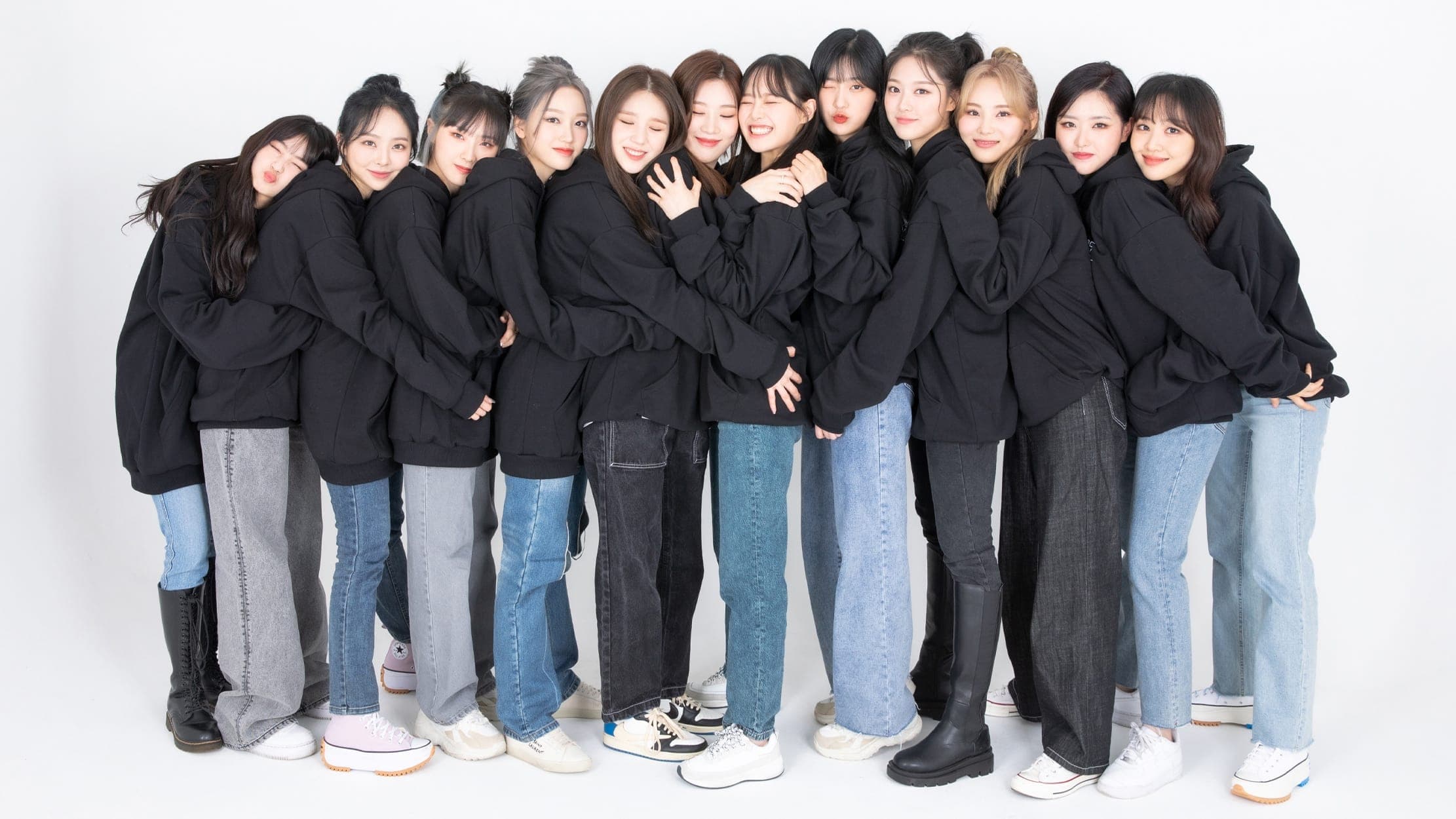 이달의 소녀 CONCERT [LOONAVERSE : FROM] backdrop